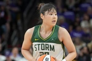 给点机会吧?！李月汝仅获5分24秒出场时间 罚球2中2得2分1板
