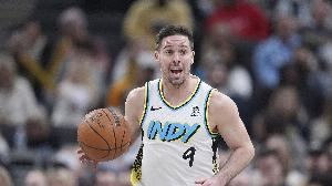 这奇兵太奇了?麦康纳总决赛替补送出至少5助5断 NBA历史第一人